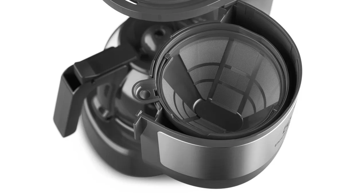 Cafeteira Elétrica Electrolux Jarra vidro, acabamento inox filtro Permanente Removível Sistema Corta Pingos Capacidade 15 xicaras 600ml ECM10 8