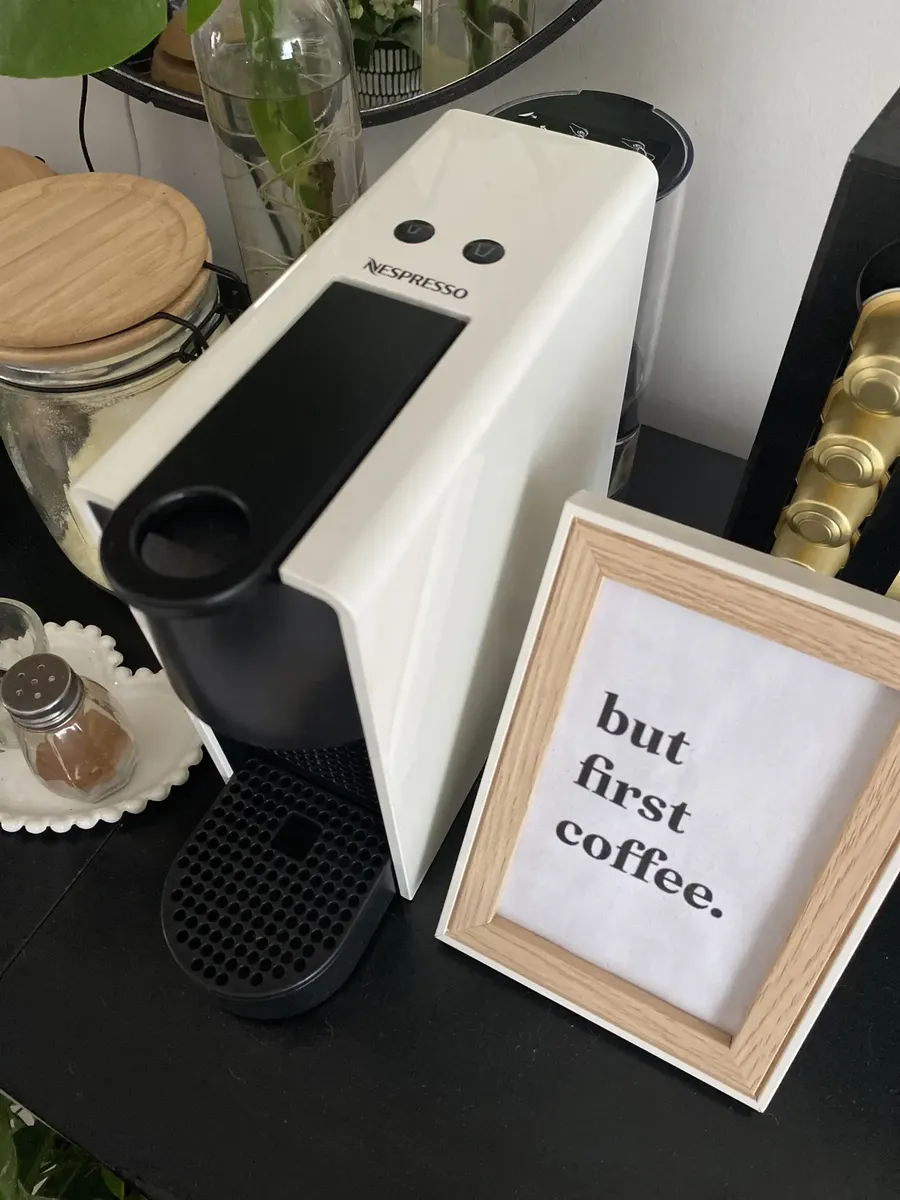Cafeteira Nespresso Essenza Mini Preta 14
