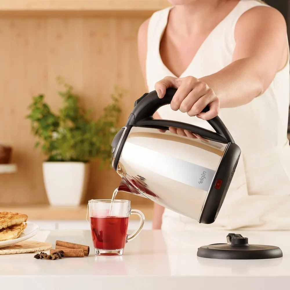Chaleira Elétrica Inox Elgin 1,8 Litros Prata 12