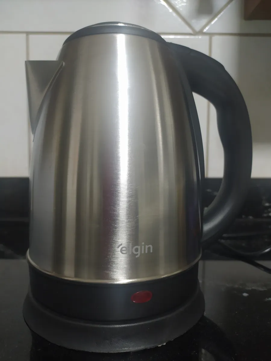 Chaleira Elétrica Inox Elgin 1,8 Litros Prata 13