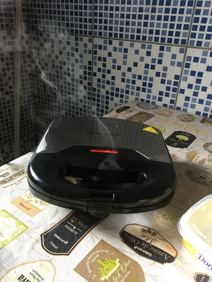 Sanduicheira Mondial Master Grill 750W S-20 12