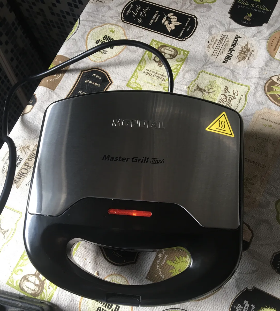 Sanduicheira Mondial Master Grill 750W S-20 13