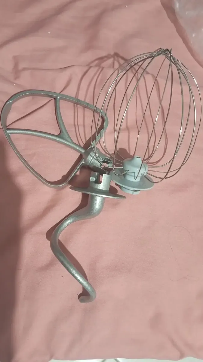 Batedeira Planetária Philco 900W 5L Branca 12 Velocidades Turbo PBP90A 16