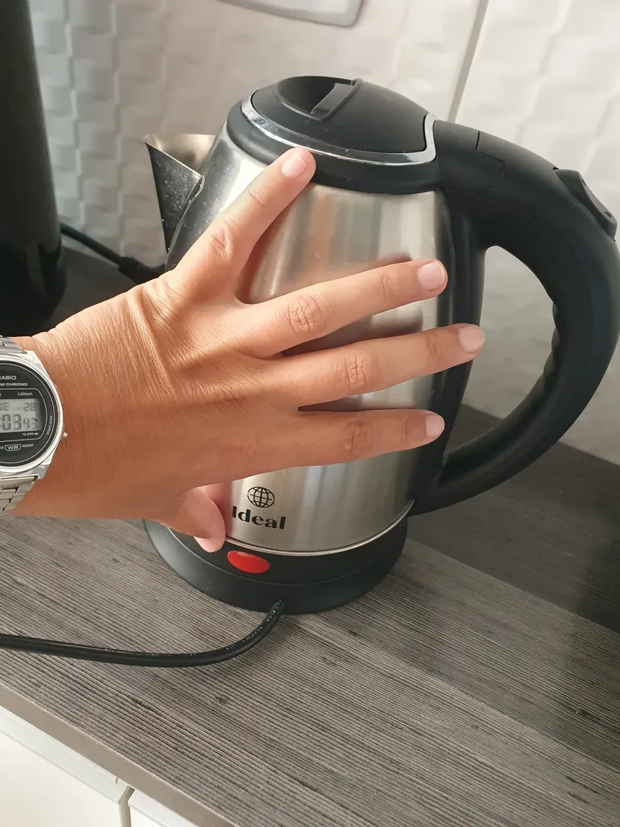 Chaleira Elétrica Inox 1,8L 1000W Aquecimento Rápido Automática Mundilar 22