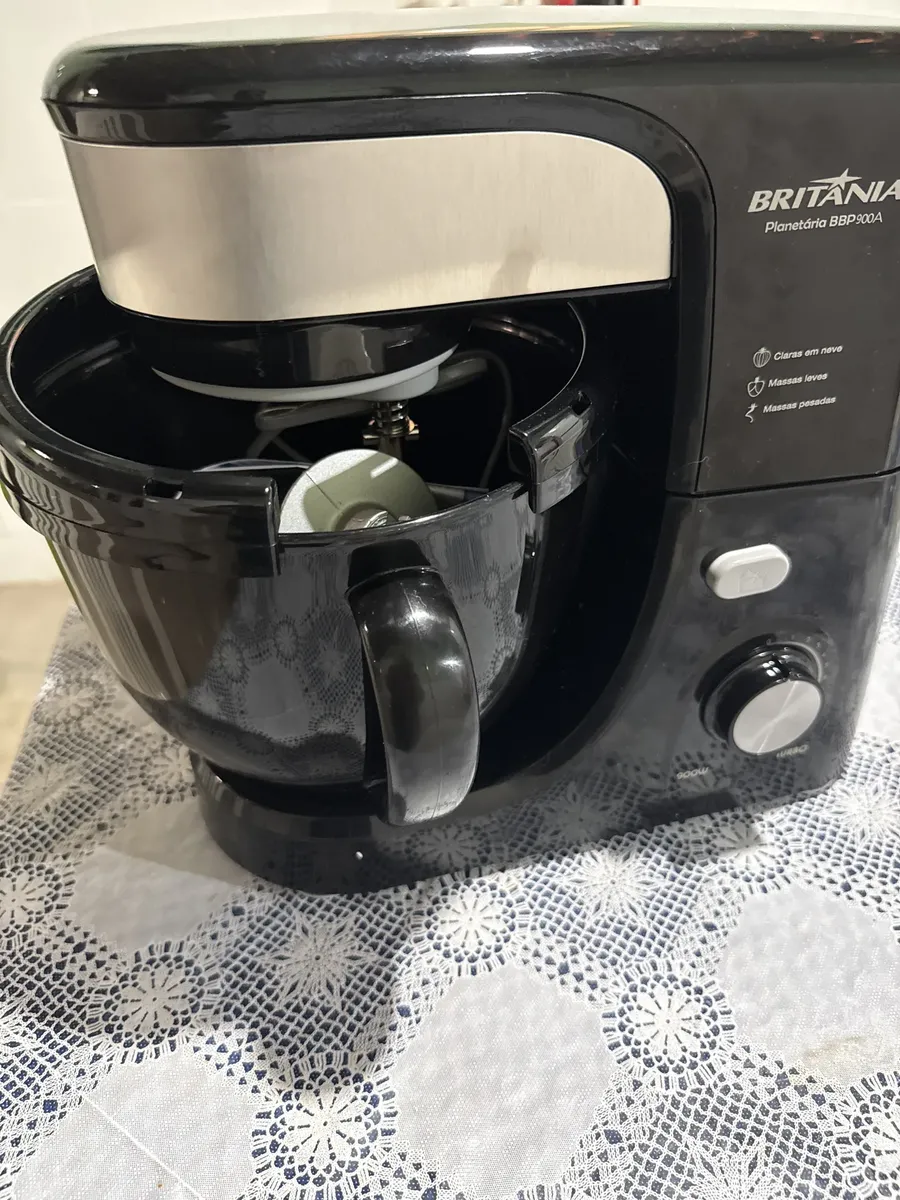 Batedeira Planetária Britânia 900W 12 Velocidades BBP900A Preta 12